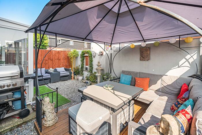 3 Bedroom Detached House For Sale In Avenue Road, Bovey Tracey, TQ13