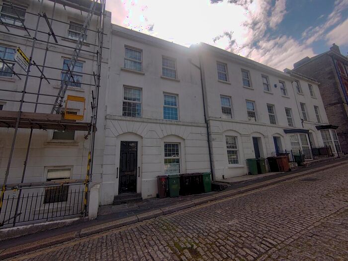2 Bedroom Flat To Rent In Hoe Street, Plymouth *Available With Zero Deposit Guarantee*, PL1