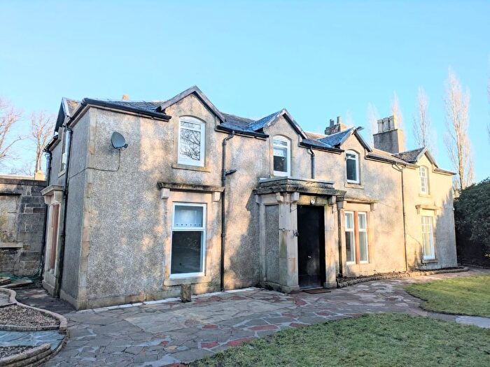 3 Bedroom Terraced House To Rent In Rouken Glen Road, East Renfrewshire, G46