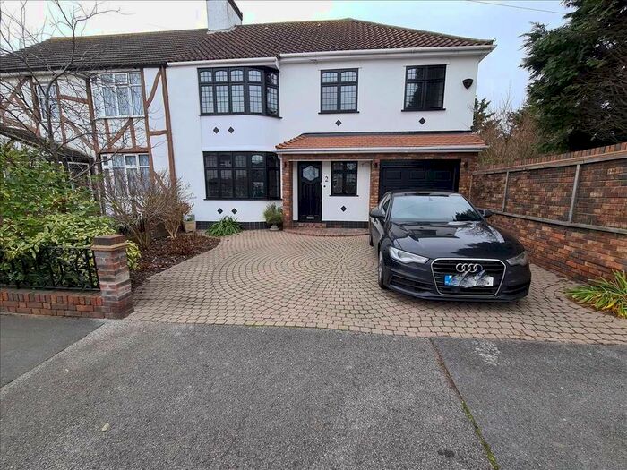 4 Bedroom Property To Rent In First Avenue, Bexleyheath DA7