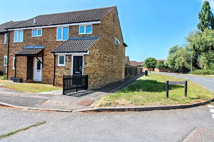 3 Bedroom Terraced House For Sale In Parishes Mead, Stevenage, SG2