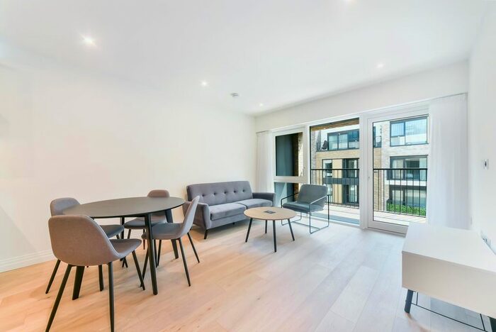 2 Bedroom Flat To Rent In Westwood Building, Chelsea Creek, London, SW6