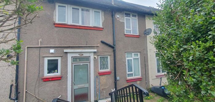 3 Bedroom Terraced House For Sale In Mayeswood Road, London, SE12