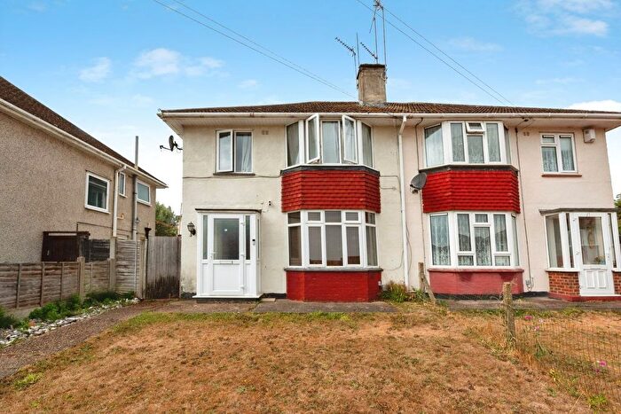 3 Bedroom Semi Detached House For Sale In Chipstead Road, Erith, DA8