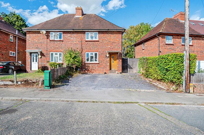 2 Bedroom Semi Detached House For Sale In Guildford, Surrey, GU2