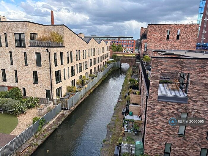 2 Bedroom Flat To Rent In Lockgate Mews, Manchester, M4