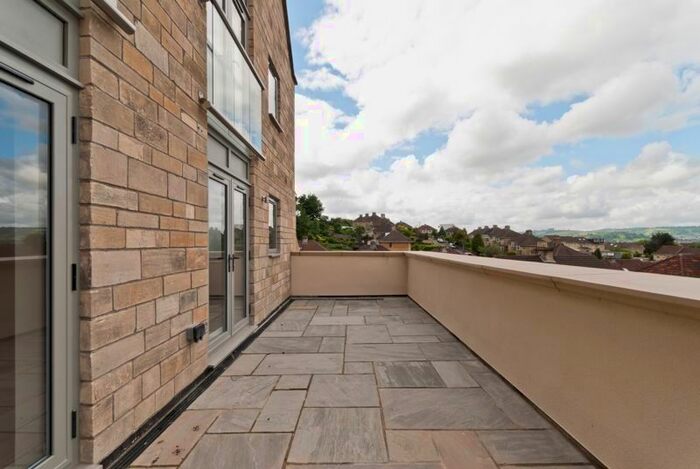2 Bedroom Flat To Rent In Coronation Avenue, Bath, BA2