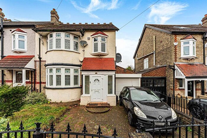5 Bedroom Semi Detached House For Sale In Elmfield Road, North Chingford, E4