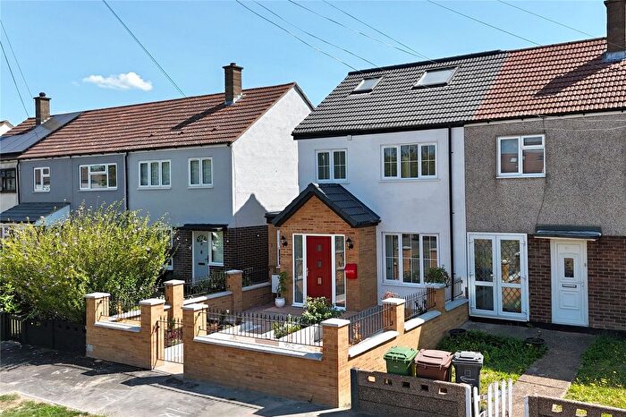 4 Bedroom End Terrace House For Sale In Glenmore Way, Barking, Essex, IG11