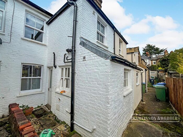 2 Bedroom Property For Sale In Park Square, Esher, KT10