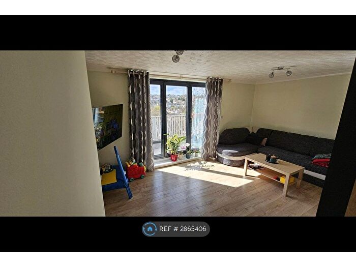 2 Bedroom Flat To Rent In Upper Luton Road, Chatham, ME5
