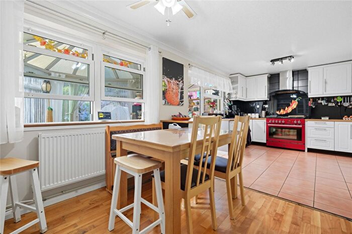 4 Bedroom End Of Terrace House For Sale In Betony Crescent, Billericay, Essex, CM12