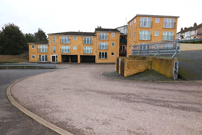 2 Bedroom Flat To Rent In Ruskin Road, Belvedere, DA17