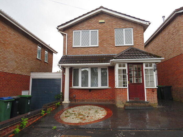 3 Bedroom House To Rent In Strawberry Close, B69