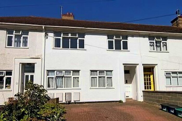 2 Bedroom Flat To Rent In Wharton Road, Oxford, OX3