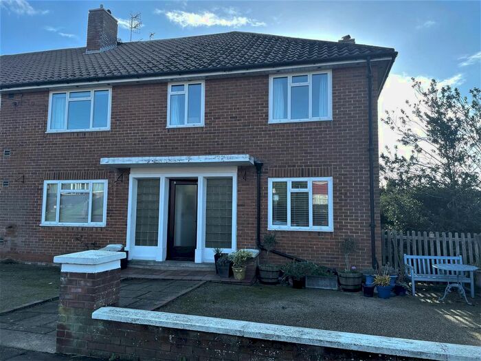 3 Bedroom Flat To Rent In New Park Avenue, Bexhill-On-Sea, TN40