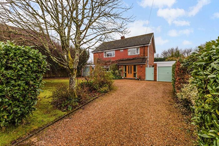 4 Bedroom Detached House For Sale In Hollycombe Close, Liphook, GU30