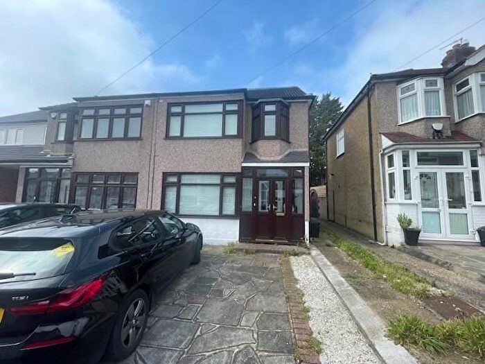 4 Bedroom Semi-detached House To Rent In Faircross Avenue, Romford, RM5