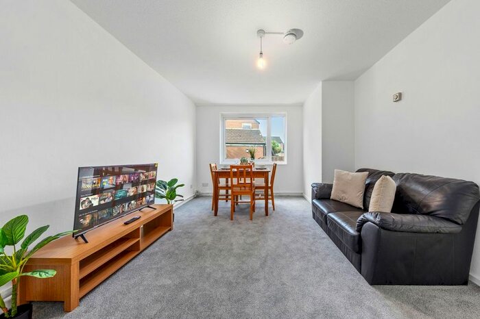 1 Bedroom Flat To Rent In Pasley Close, London, SE17