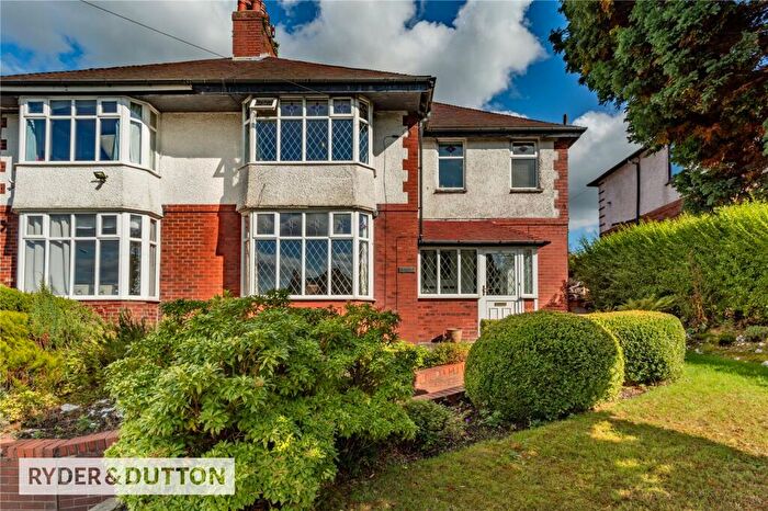 3 Bedroom Semi-Detached House For Sale In Oldham Road, Thornham, Rochdale, OL16
