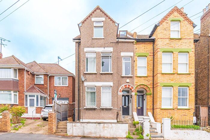 2 Bedroom Flat To Rent In Dale Park Road, London, Upper Norwood, London, SE19