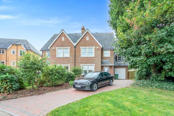 4 Bedroom Property To Rent In Waglands Garden, Buckingham, MK18