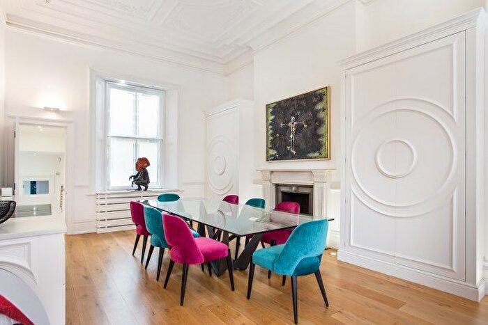 3 Bedroom Flat To Rent In Palace Gate, London, W8
