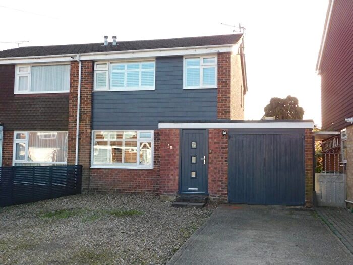 3 Bedroom Semi-Detached House For Sale In Bronte Avenue, Christchurch, BH23