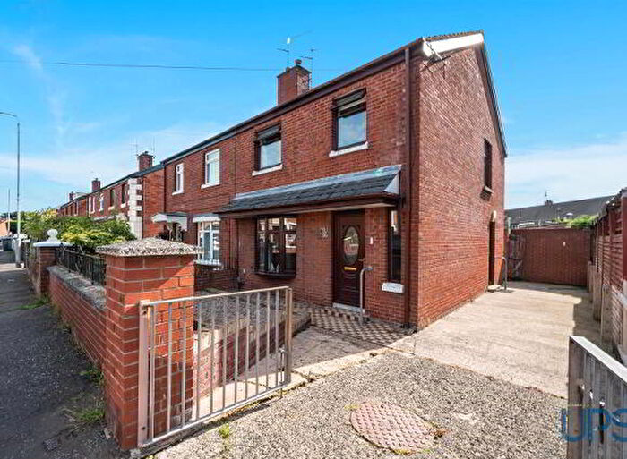 3 Bedroom Semi-Detached House For Sale In Gransha Drive, Belfast, BT11