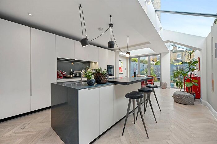 3 Bedroom Terraced House For Sale In Nasmyth Street, London, W6