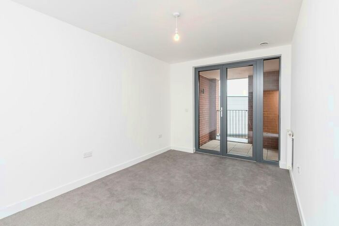 2 Bedroom Apartment To Rent In High Street, Sutton, SM1