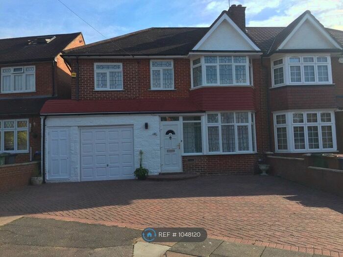5 Bedroom Semi-Detached House To Rent In Gyles Park, Stanmore, HA7