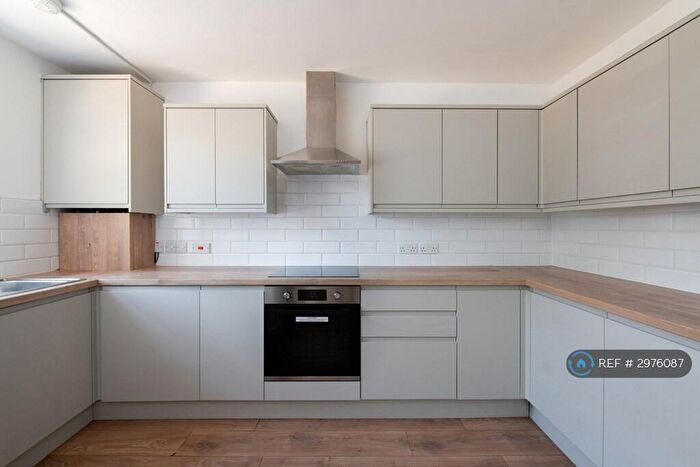 3 Bedroom Flat To Rent In Charles Grinling Walk, London, SE18