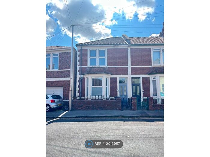 5 Bedroom End Of Terrace House To Rent In Cambridge Road, Bristol, BS7