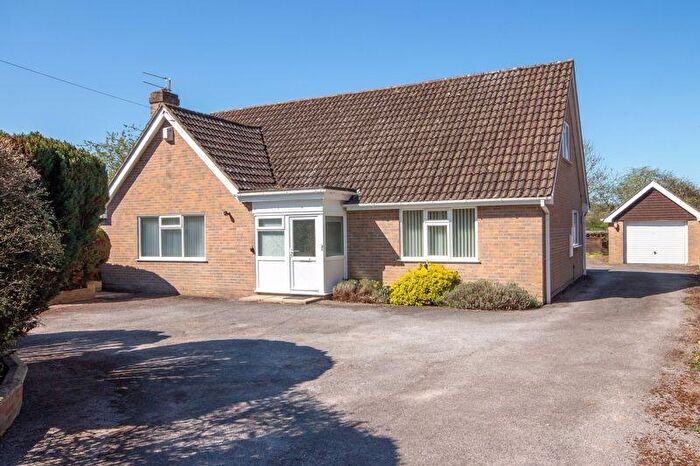 3 Bedroom Detached Bungalow For Sale In Cadnam, SO40