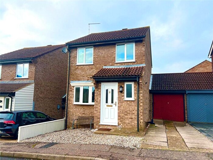 3 Bedroom Link Detached House For Sale In Kirk Place, Chelmer Village, Chelmsford, Essex, CM2