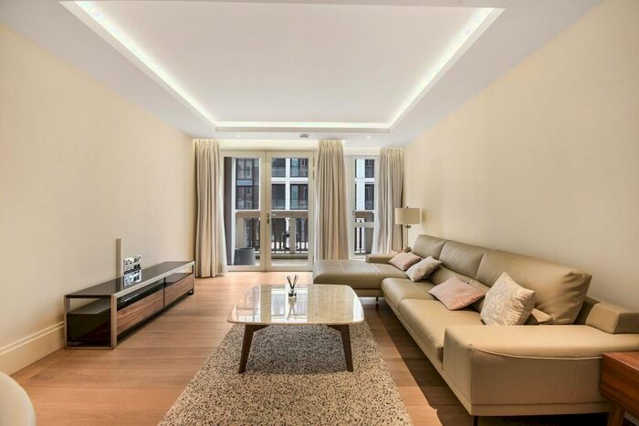 2 Bedroom Flat To Rent In Arundel Street, London, WC2R