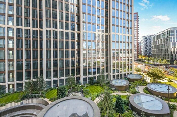 2 Bedroom Property To Rent In Carnation Way, London, SW8