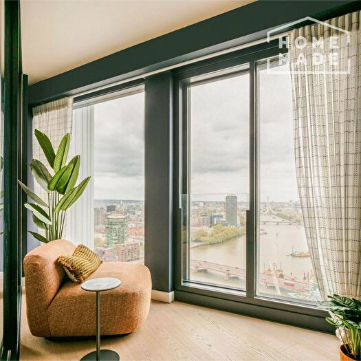 3 Bedroom Flat To Rent In London, SW8