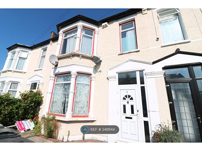 4 Bedroom Semi-Detached House To Rent In Cecil Avenue, Barking, IG11