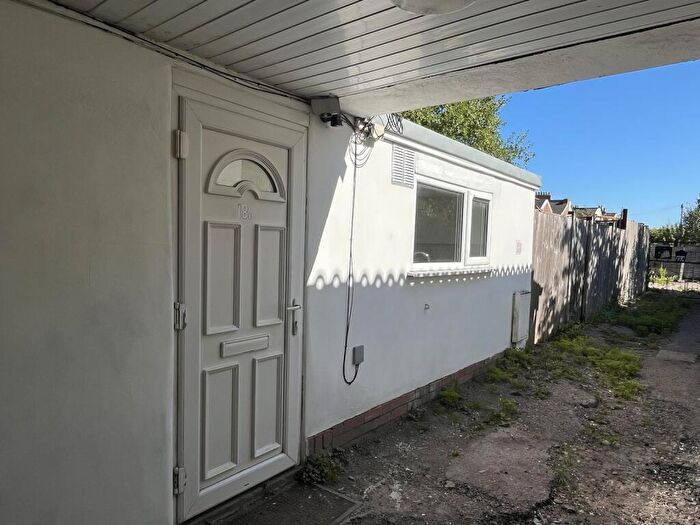 1 Bedroom Flat To Rent In Clarendon Road, Weston-super-mare, North Somerset., BS23