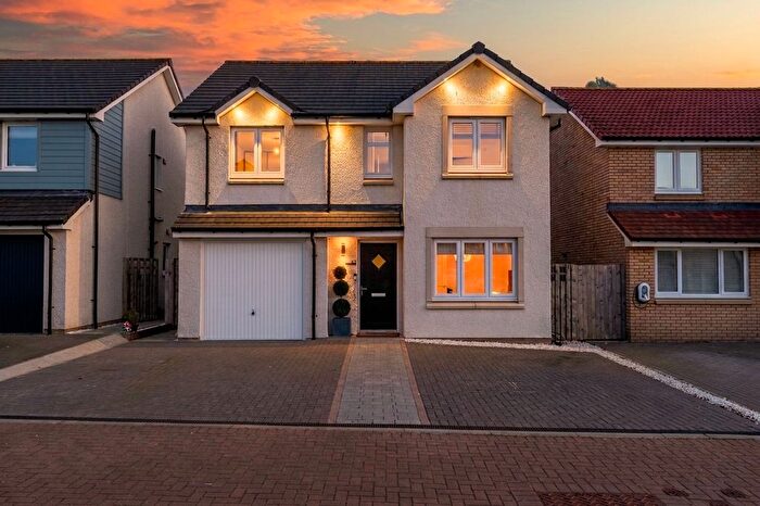 4 Bedroom Detached House For Sale In Nasmyth Park, East Calder, EH53