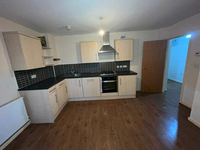 2 Bedroom Flat To Rent In Ruby House, Dyson Street, Bradford, West Yorkshire, BD1