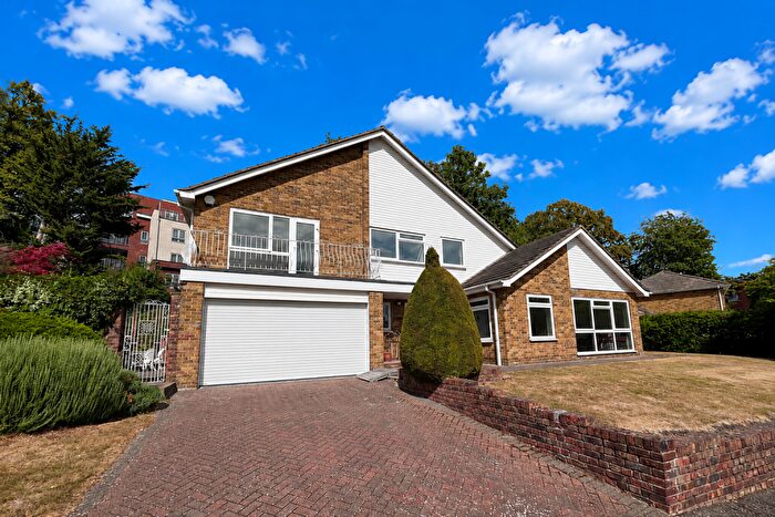 5 Bedroom Detached House To Rent In More Close, Purley, Croydon, CR8