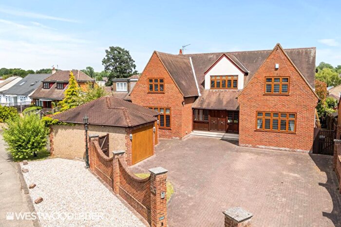 5 Bedroom Detached House For Sale In Riverside Avenue, Broxbourne, EN10