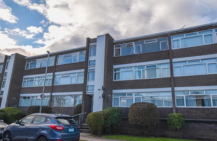 2 Bedroom Apartment For Sale In Hornby Road, Bromborough, CH62