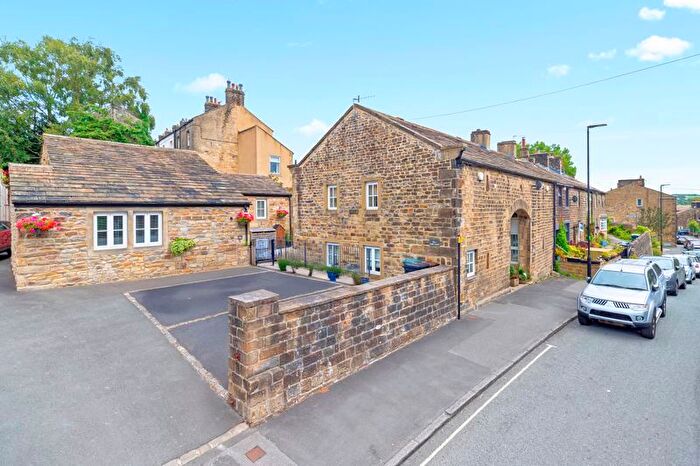 3 Bedroom Barn Conversion For Sale In Main Street, Addingham, LS29