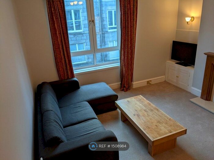 2 Bedroom Flat To Rent In Hollybank Place, Aberdeen, AB10