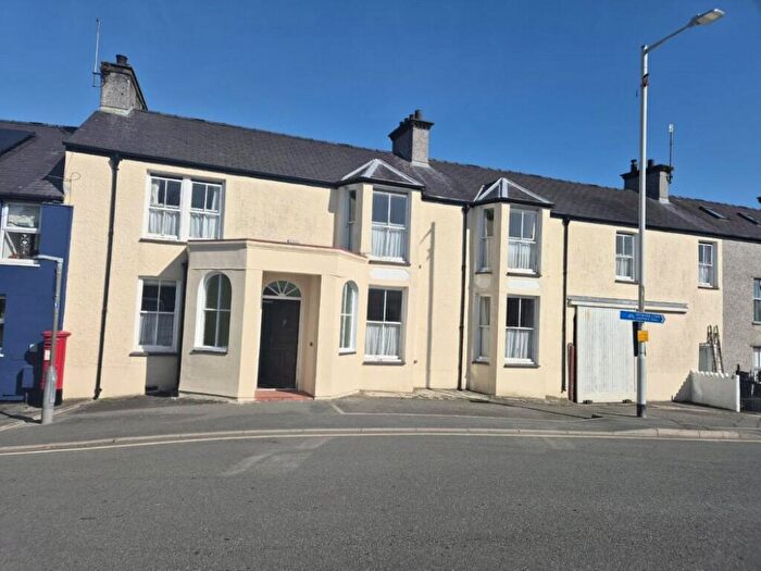 8 Bedroom Terraced House For Sale In Market Square, Llanerchymedd, Anglesey, LL71