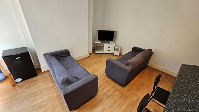 3 Bedroom Terraced House To Rent In Talbot Avenue, Burley, Leeds, LS4